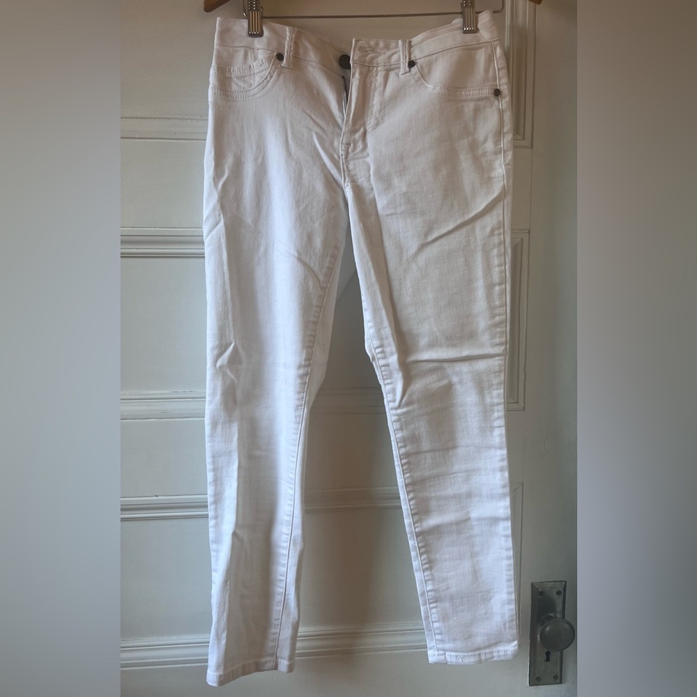 White stretch jeans